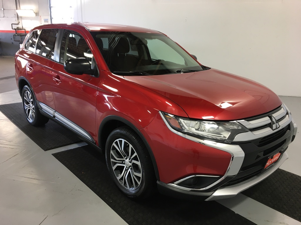 PreOwned 2016 Mitsubishi Outlander SE 4WD